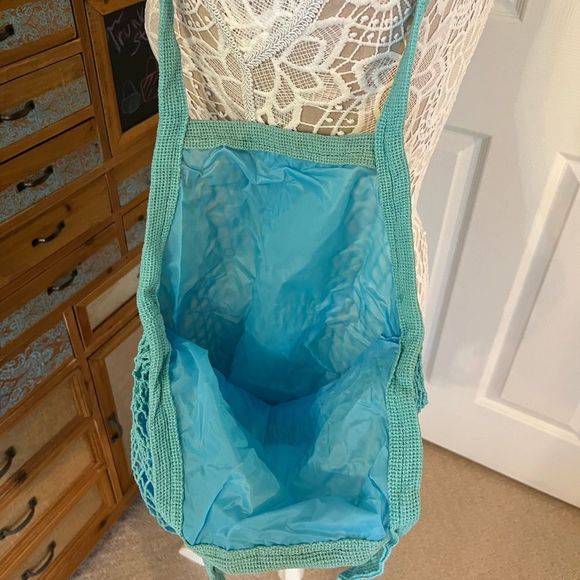 Fishnet Over Nylon Lightweight Tote- Aqua Blue- NWT - Picture 5 of 8
